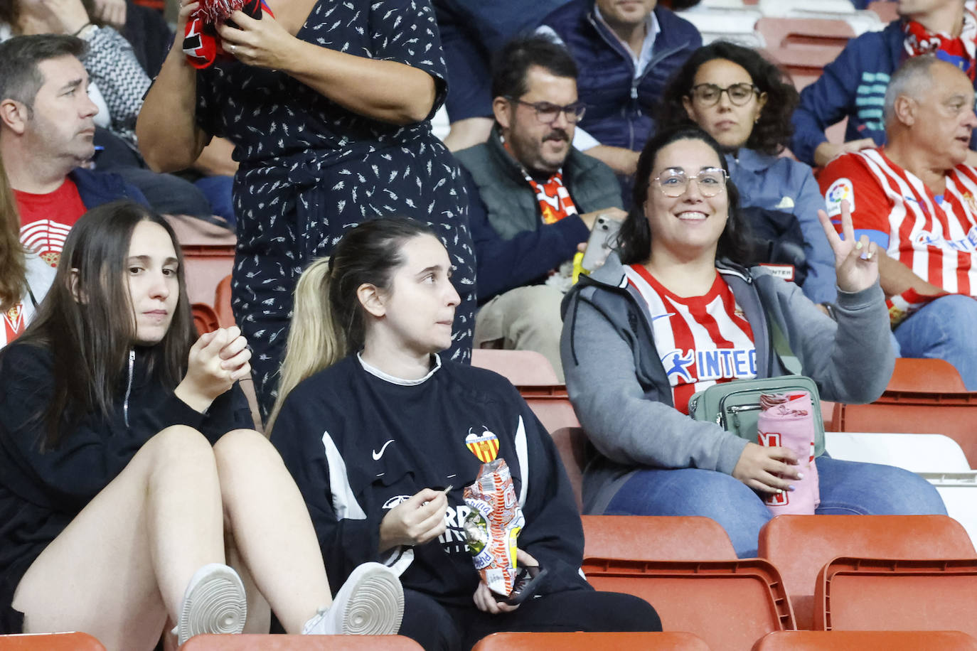 ¿Estuviste en el Sporting - Elche? ¡Búscate!