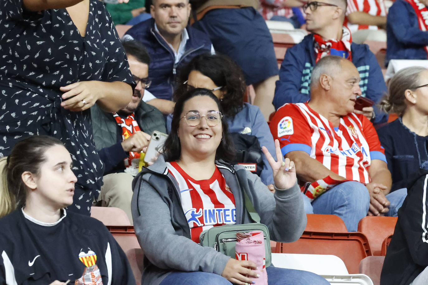 ¿Estuviste en el Sporting - Elche? ¡Búscate!