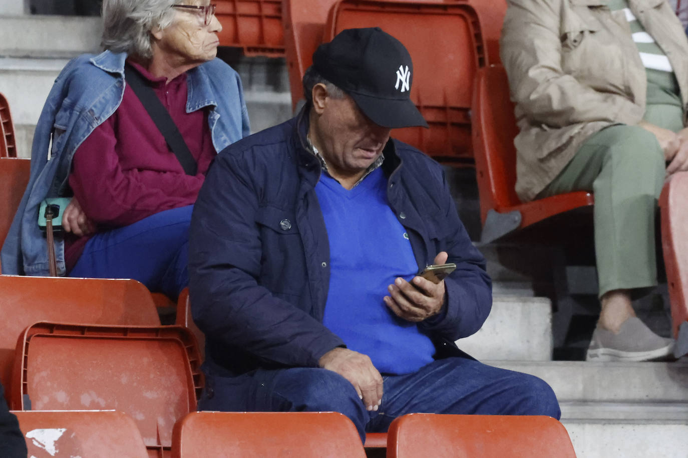 ¿Estuviste en el Sporting - Elche? ¡Búscate!