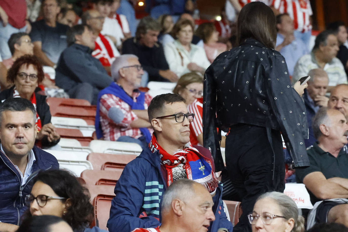 ¿Estuviste en el Sporting - Elche? ¡Búscate!