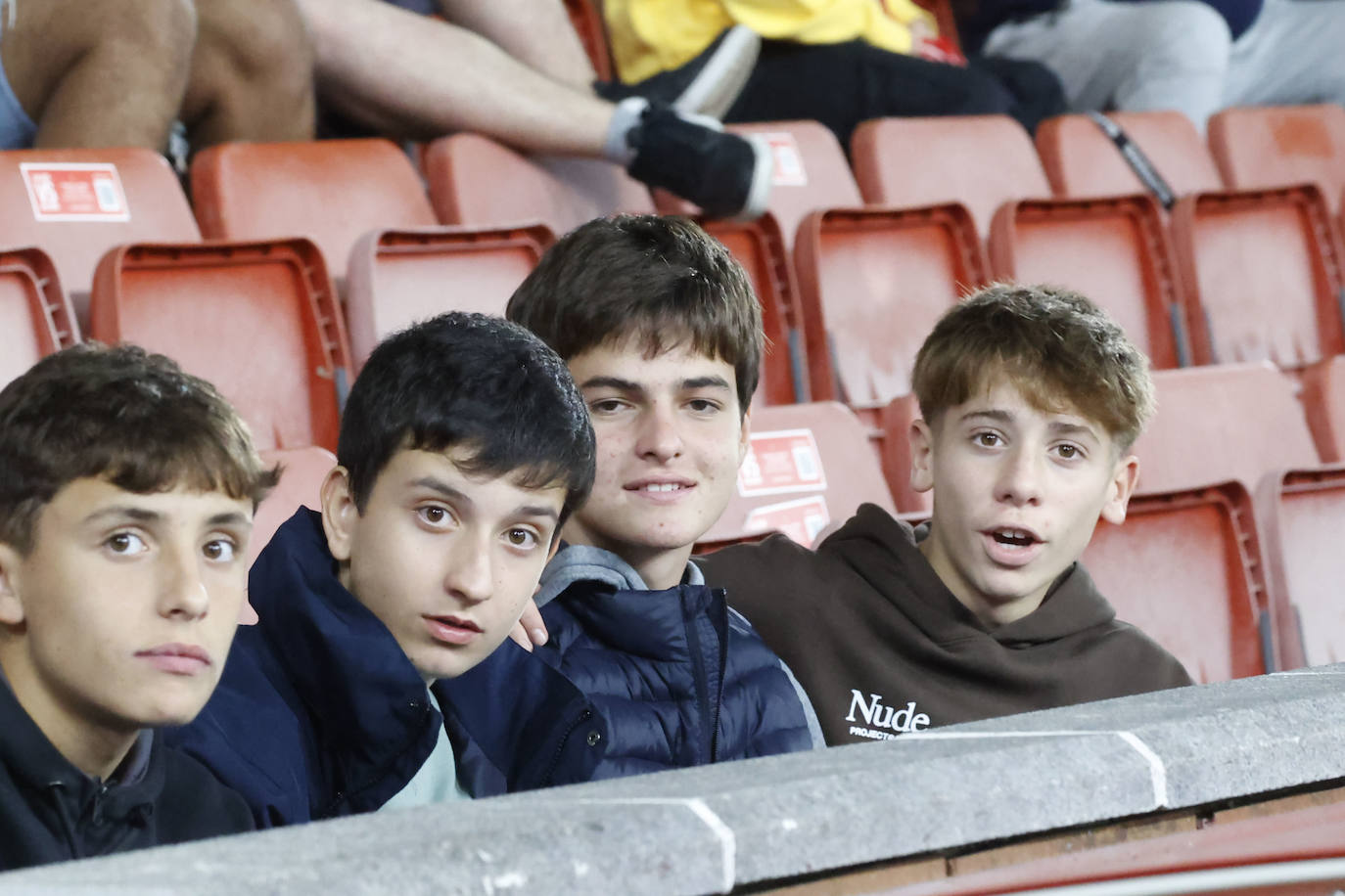 ¿Estuviste en el Sporting - Elche? ¡Búscate!