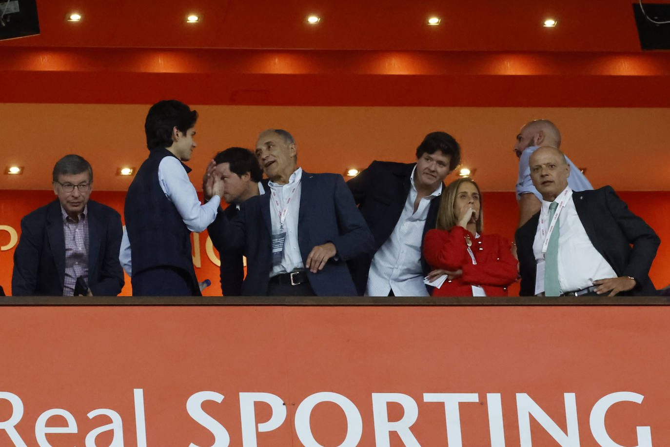 ¿Estuviste en el Sporting - Elche? ¡Búscate!