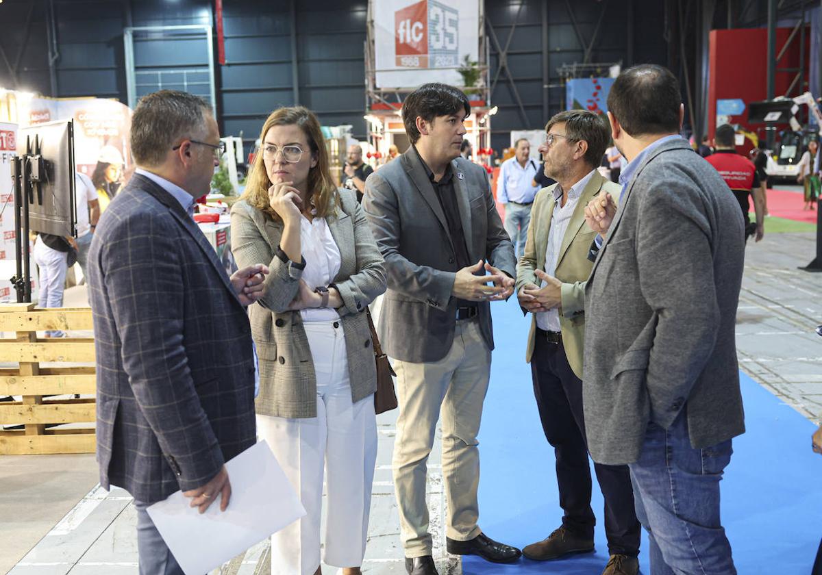 Joel García, Begoña López, Borja Sánchez, Pedro Fernández-Raigoso y Jenaro Martínez, en el Foro de Empleo para la Construcción.