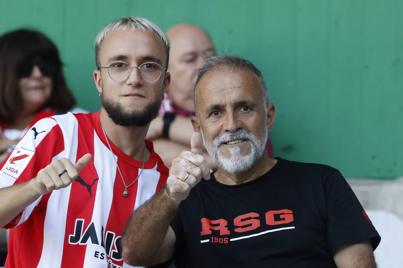 ¿Estuviste en el Racing de Santander - Sporting? ¡Búscate en las fotos de El Sardinero!