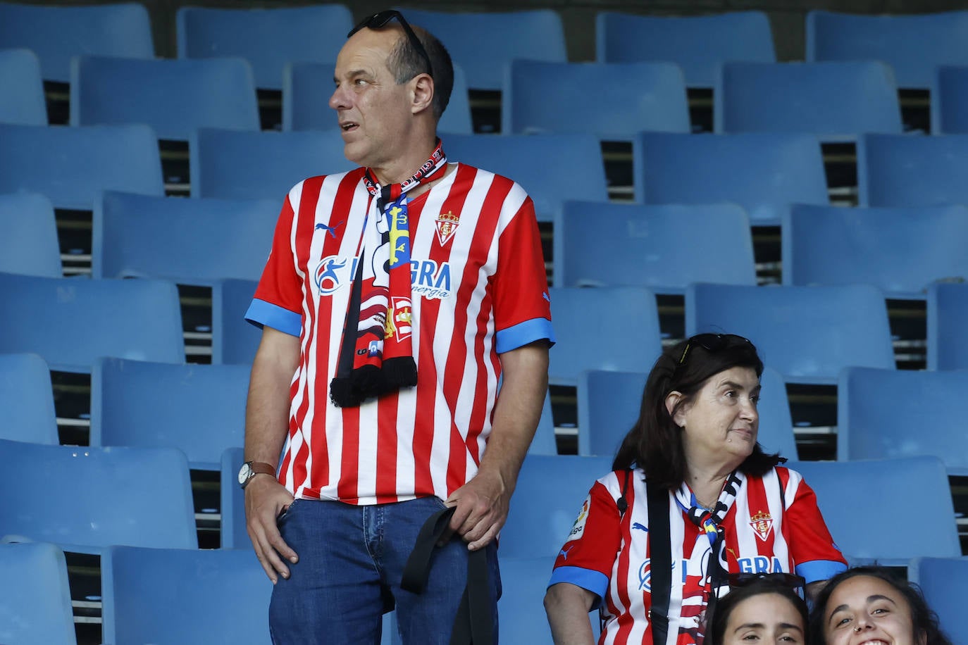 ¿Estuviste en el Racing de Santander - Sporting? ¡Búscate en las fotos de El Sardinero!