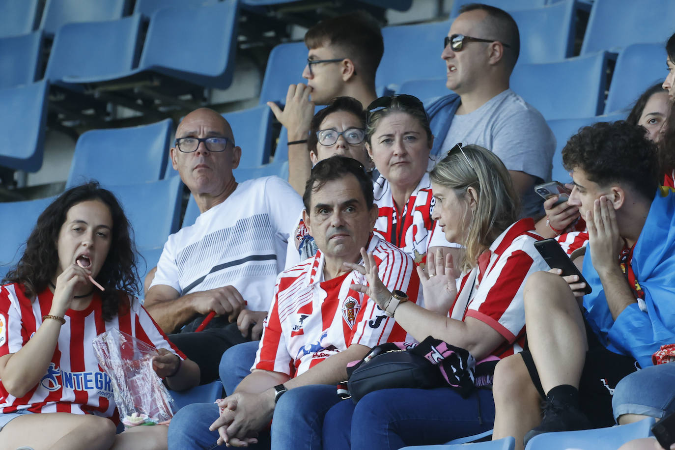 ¿Estuviste en el Racing de Santander - Sporting? ¡Búscate en las fotos de El Sardinero!