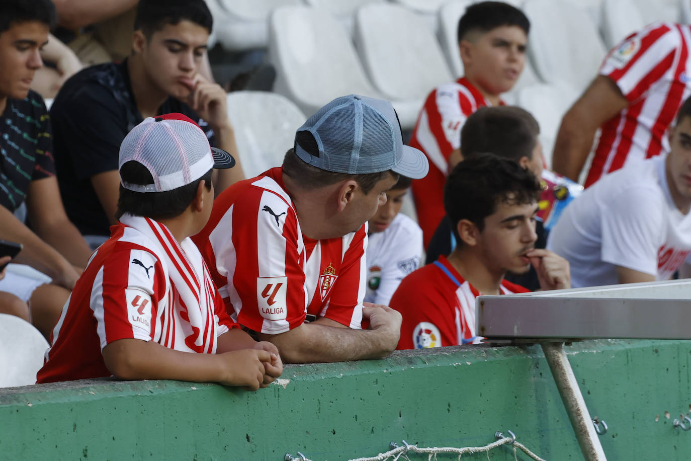 ¿Estuviste en el Racing de Santander - Sporting? ¡Búscate en las fotos de El Sardinero!