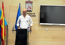 Oliver Suárez, durante la rueda de prensa en el Ayuntamiento de Gijón esta mañana.