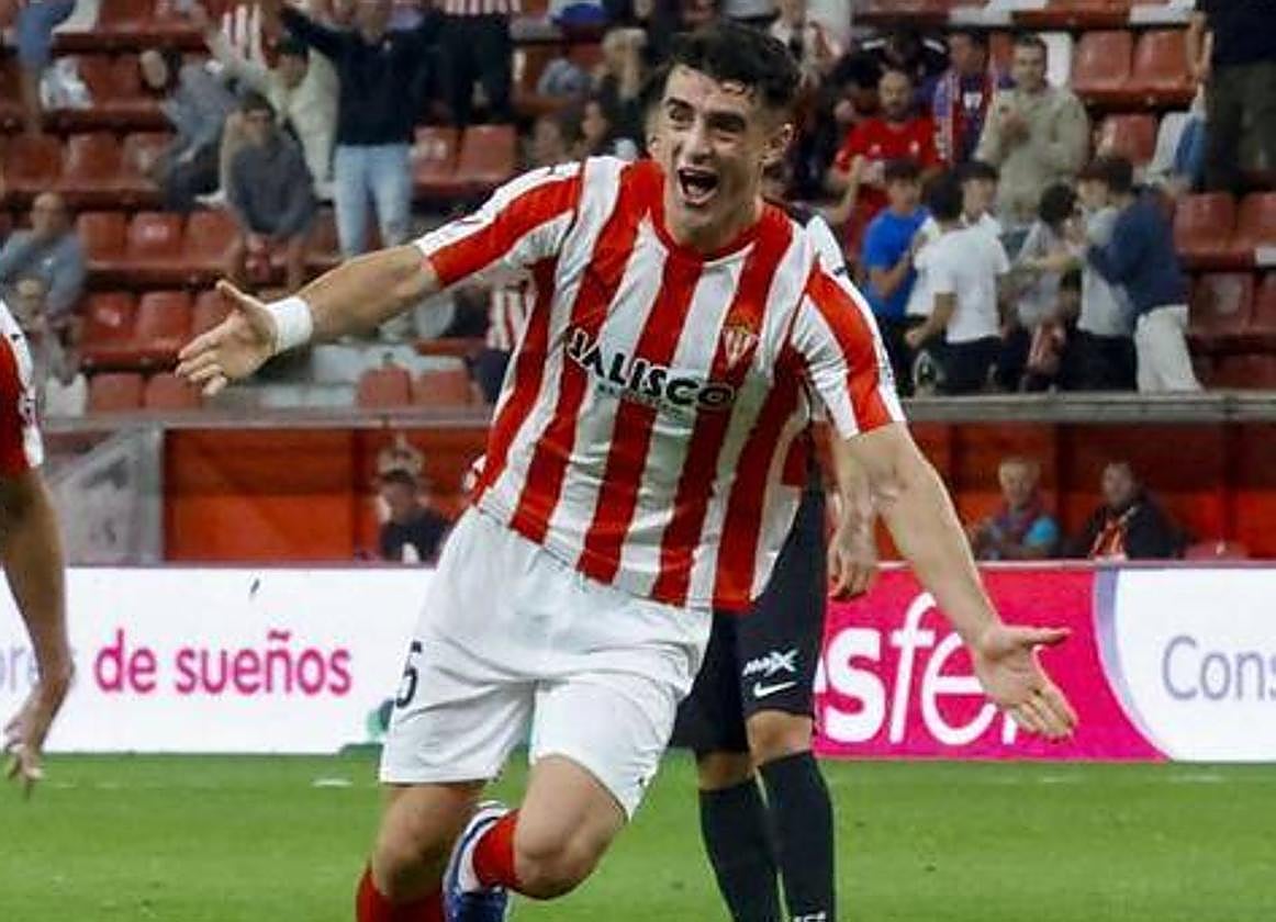 Pascanu, ante el Elche, celebrando su gol.