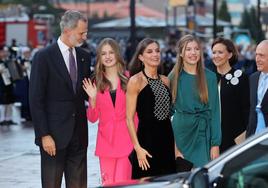 La Familia Real, en Asturias el año pasado, junto a Teresa Sanjurjo, para asistir al concierto de los Premios.