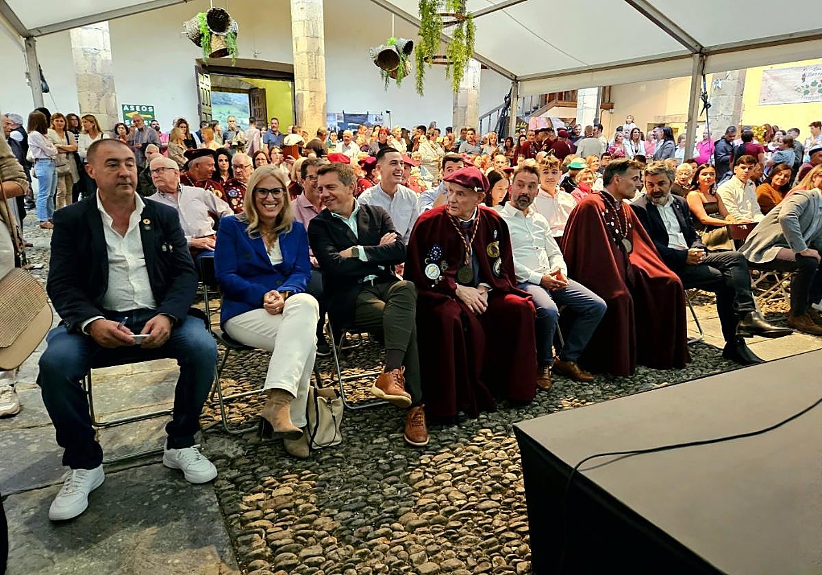 Acto inaugural de la XXI Fiesta de la Vendimia de Cangas del Narcea.