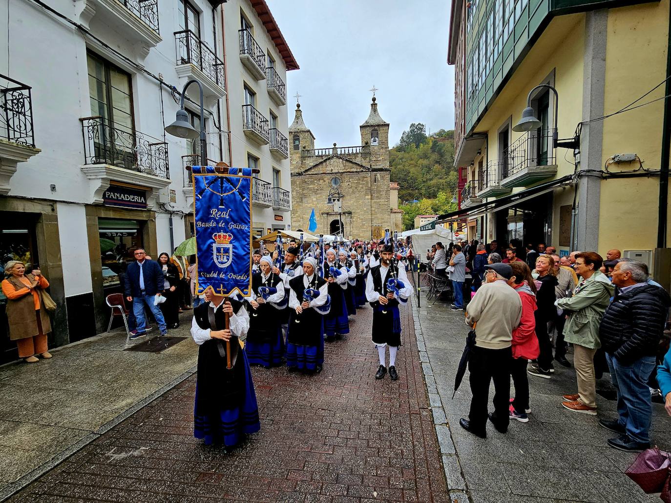 Cangas del Narcea celebra su vendimia a lo grande