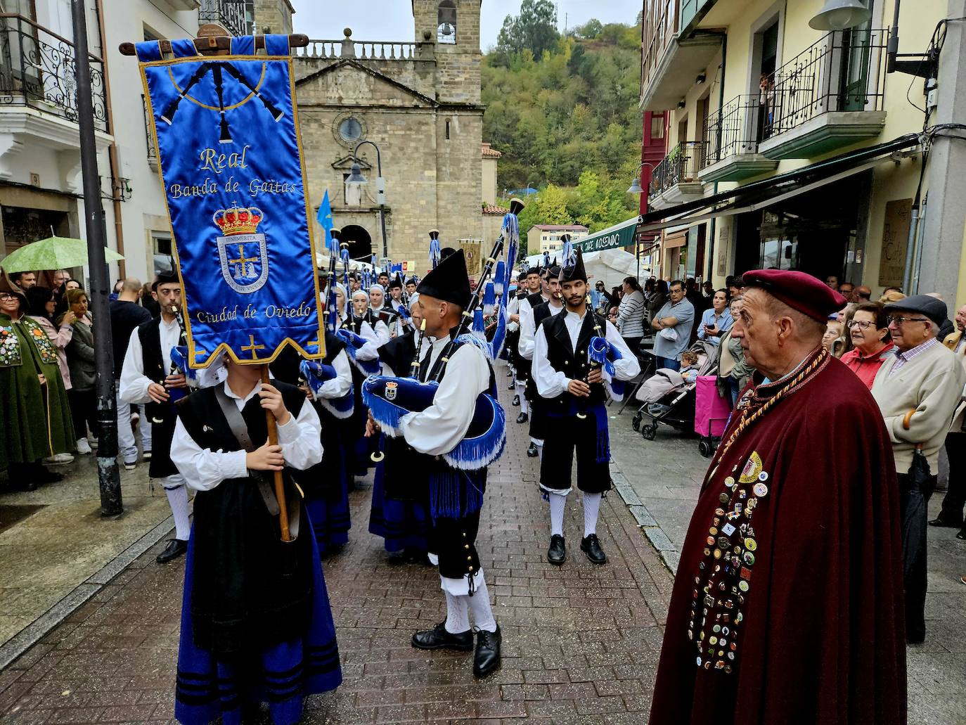 Cangas del Narcea celebra su vendimia a lo grande