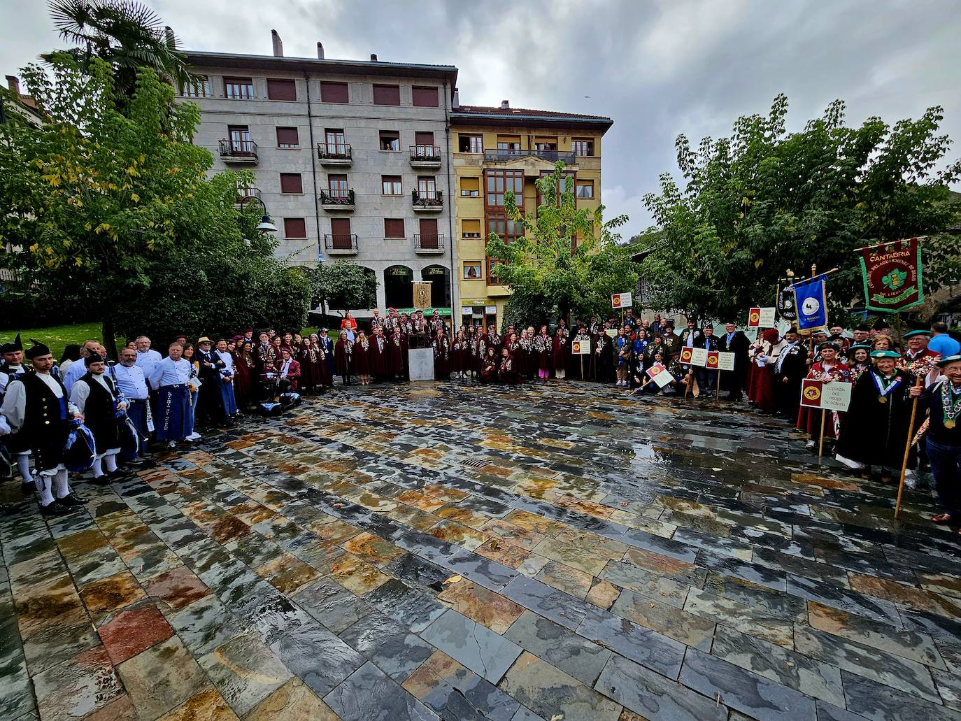 Cangas del Narcea celebra su vendimia a lo grande