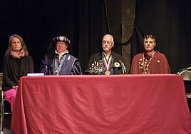 Los periodistas Miguel Ángel Pérez e Isabel San Sebastián, nuevos cofrades de honor en Cangas