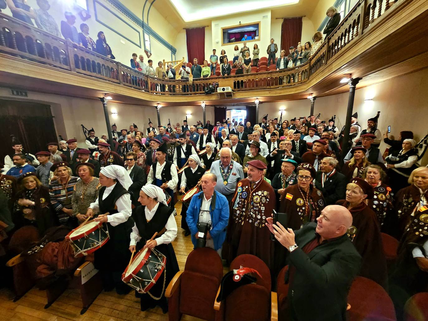 Cangas del Narcea celebra su vendimia a lo grande