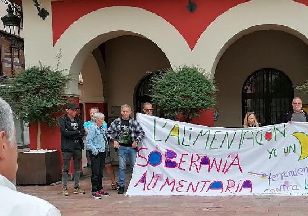 Concentración llevada a cabo ayer en Langreo.