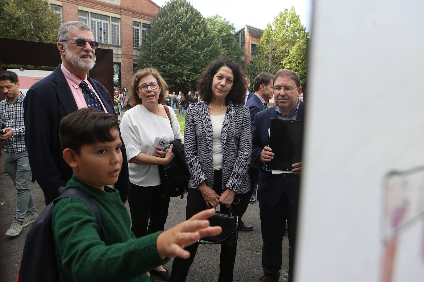 Bassler y Greenberg animan a los jóvenes investigadores asturianos