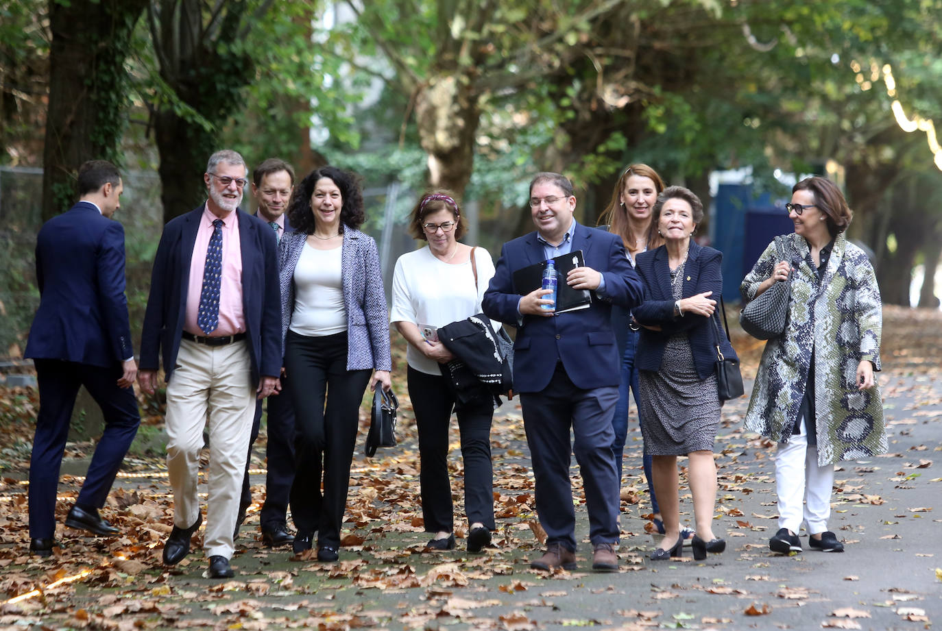 Bassler y Greenberg animan a los jóvenes investigadores asturianos