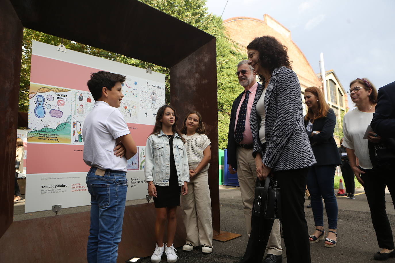 Bassler y Greenberg animan a los jóvenes investigadores asturianos