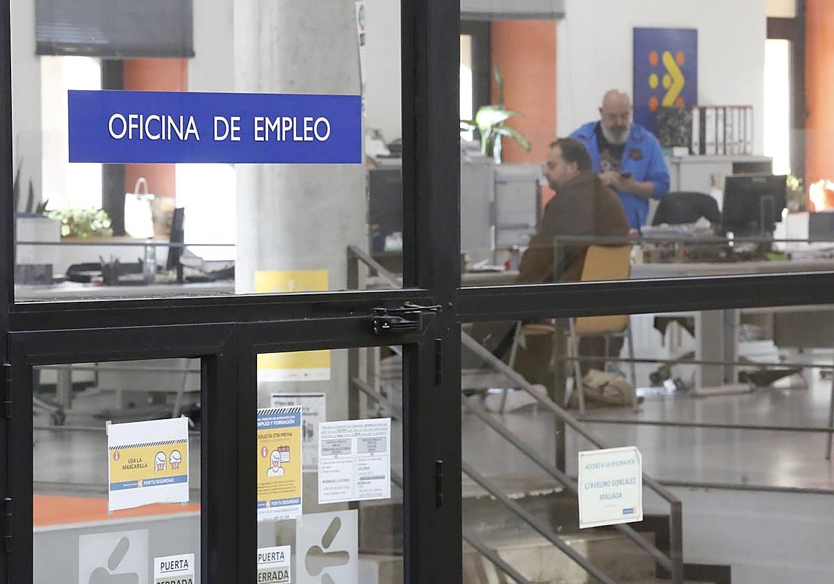 Oficina de empleo en Gijón.