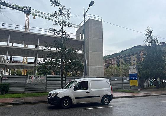 Estado en el que se encuentra el edificio del futuro cuartel de la Guardia Civil de Mieres.