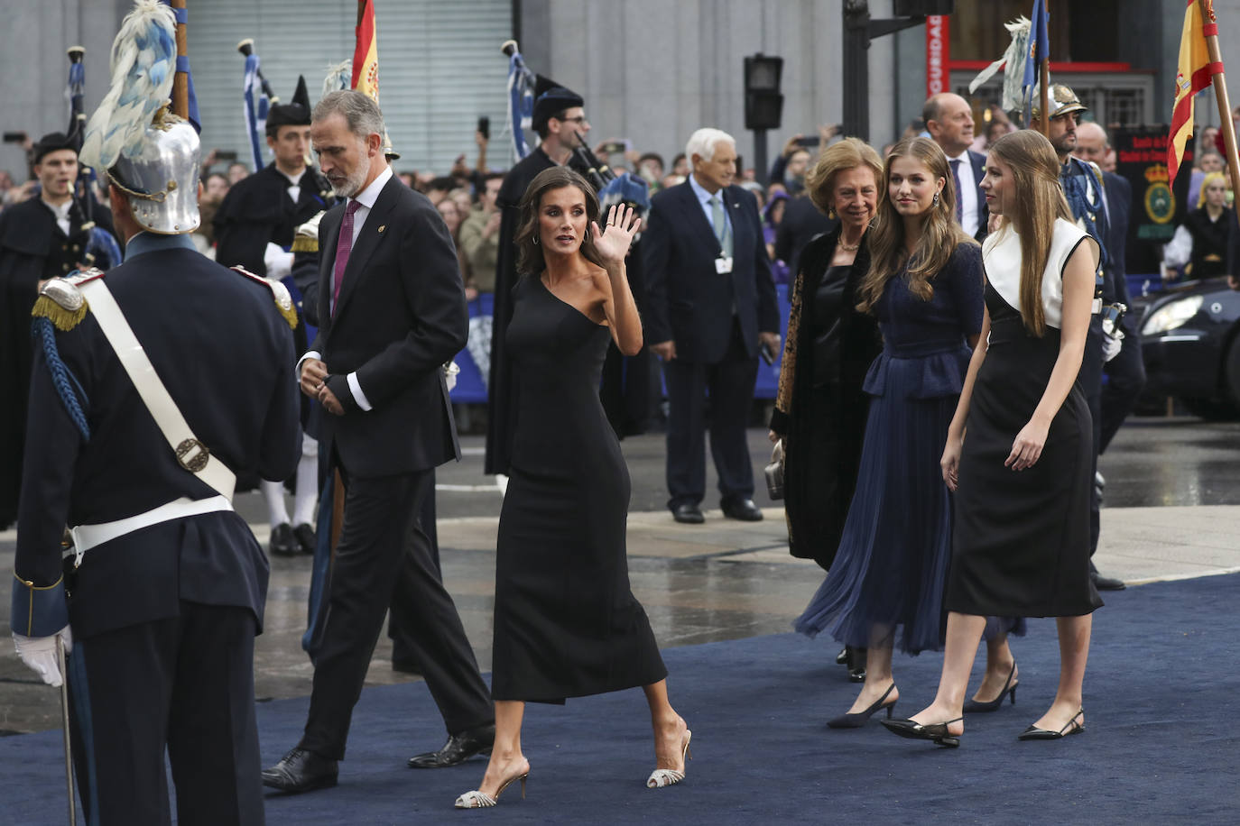 Los estilismos de la Reina Letizia, de Leonor y de Sofía en los Premios Princesa de Asturias