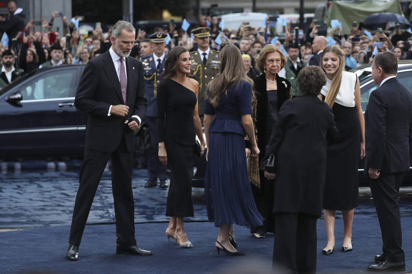 Los estilismos de la Reina Letizia, de Leonor y de Sofía en los Premios Princesa de Asturias