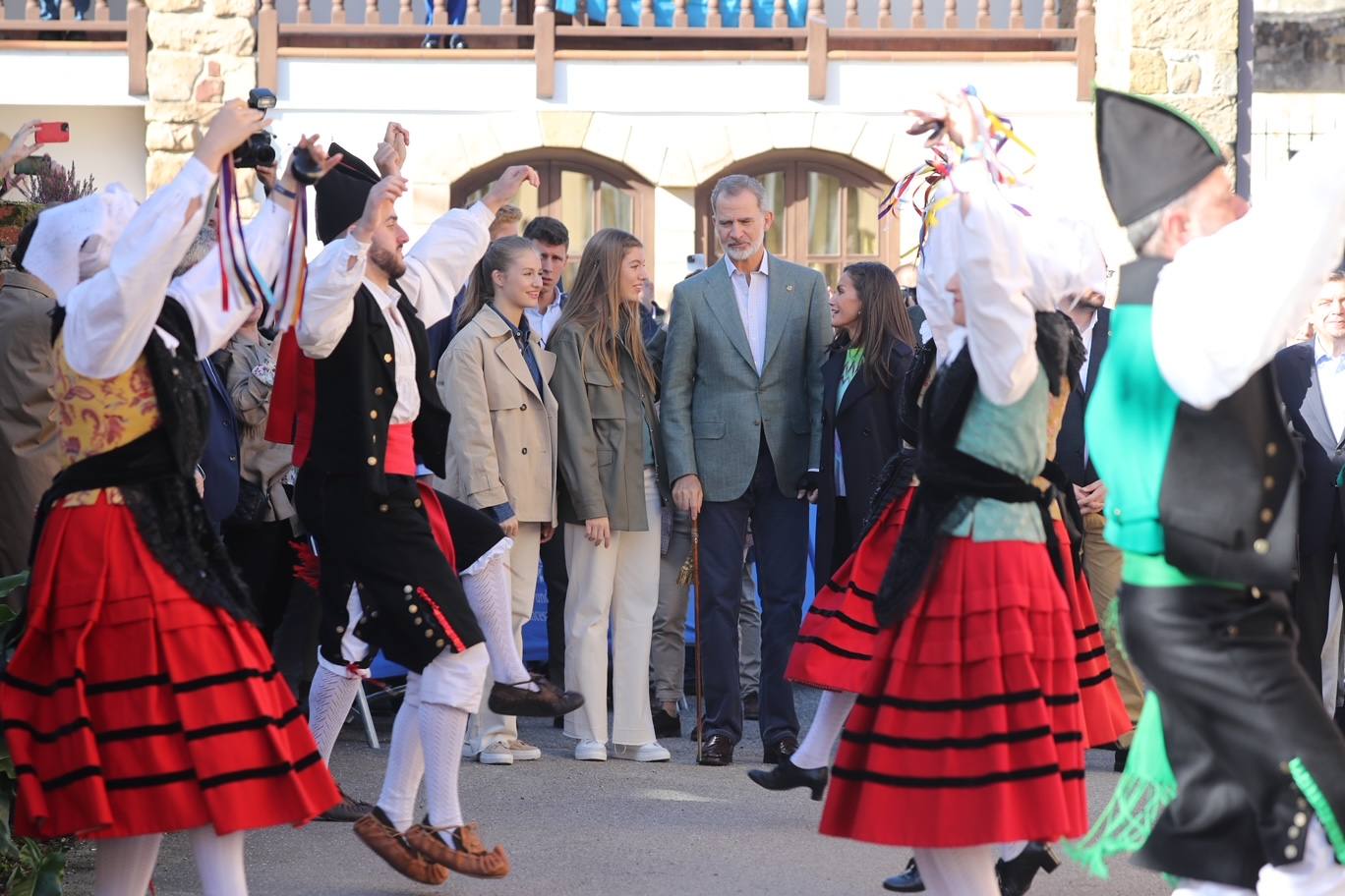 La Familia Real, en Arroes, Peón y Candanal para la entrega del Premio a Pueblo Ejemplar 2023