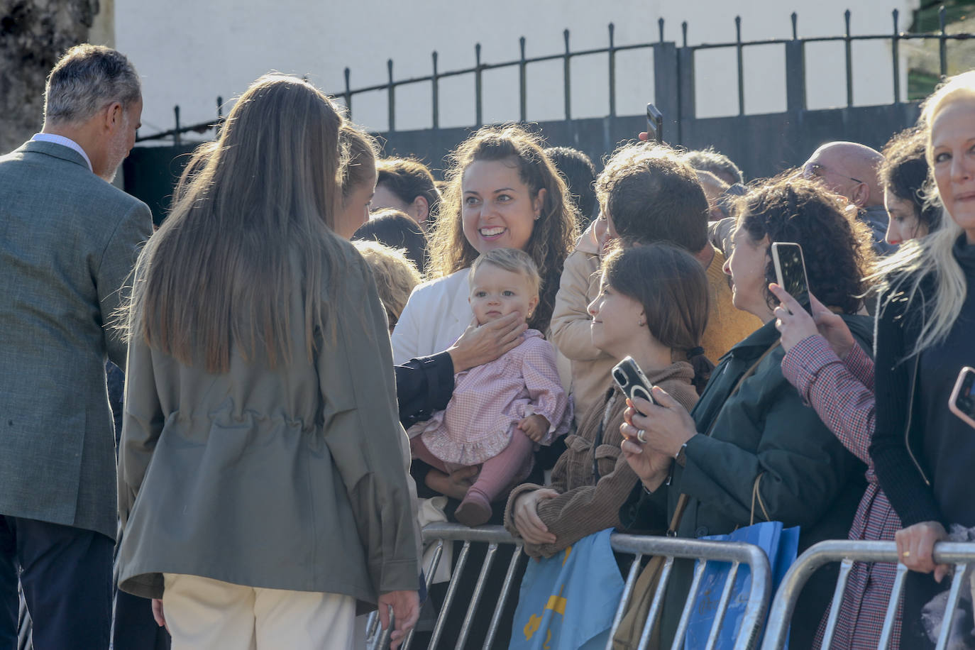 La Familia Real, en Arroes, Peón y Candanal para la entrega del Premio a Pueblo Ejemplar 2023