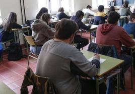 Estudiantes, durante una clase en un instituto asturiano.