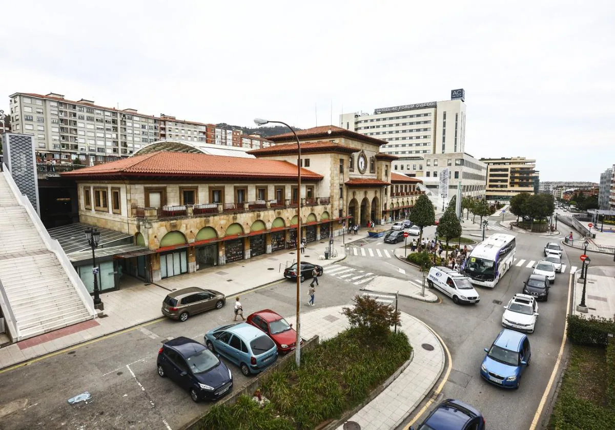 Canteli insta a Adif a «coger el toro por los cuernos» y reformar la  estación de tren | El Comercio: Diario de Asturias