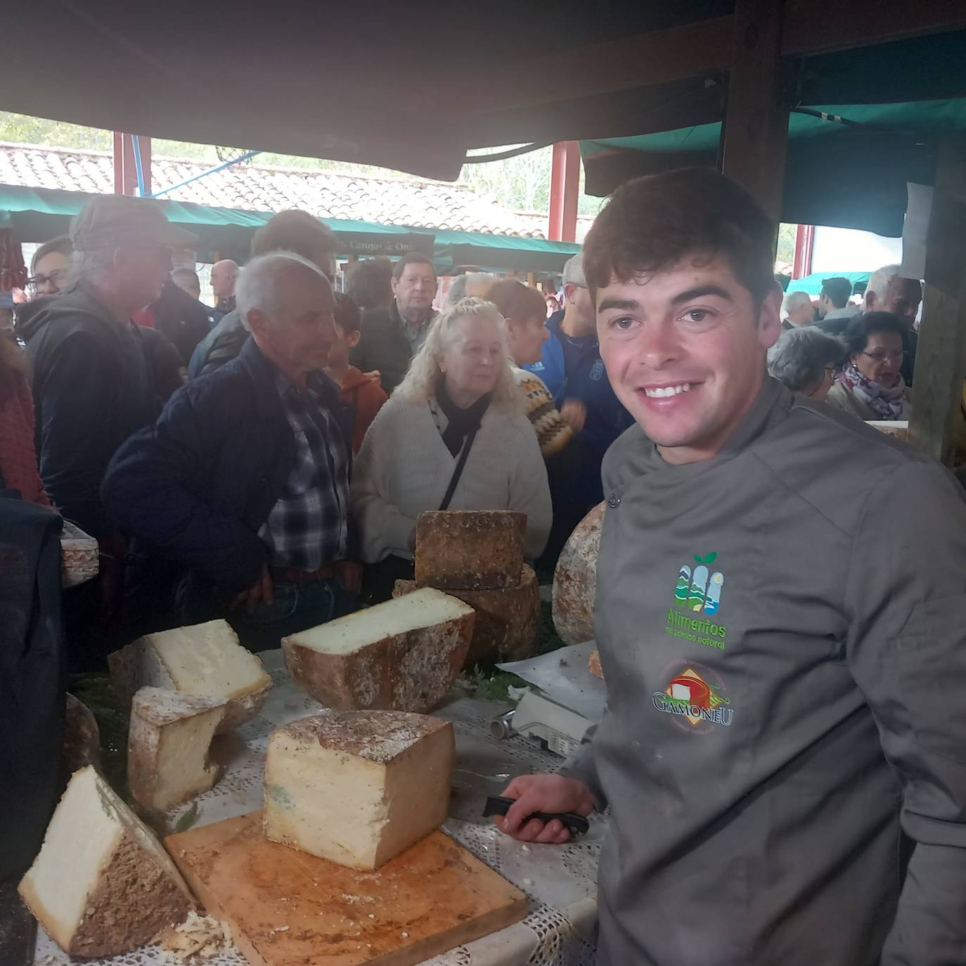 Más de 2.000 kilos de queso en la feria del Gamonéu de Benia