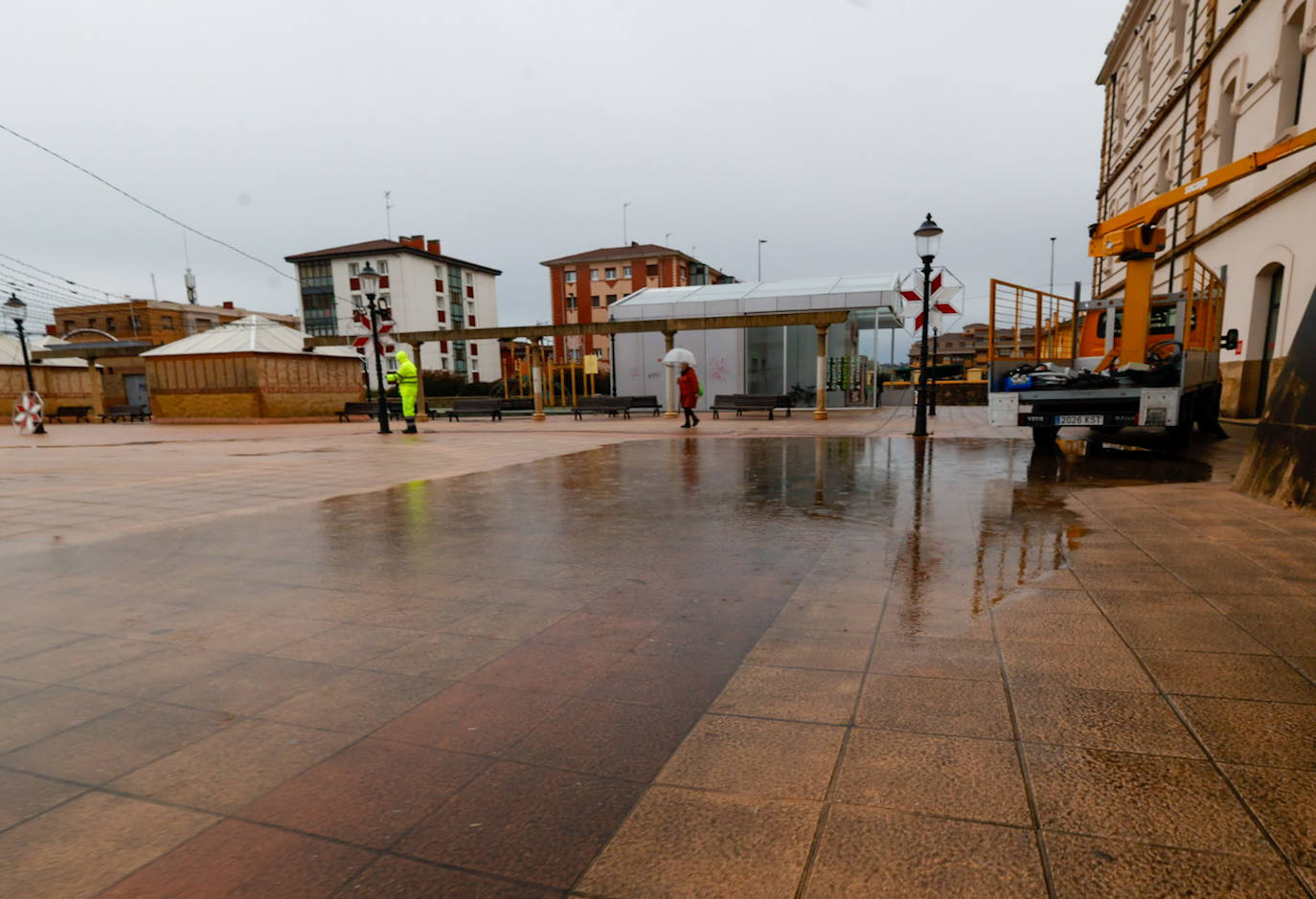 Las fuertes rachas de viento dejan destrozos por toda Asturias: las imágenes del temporal