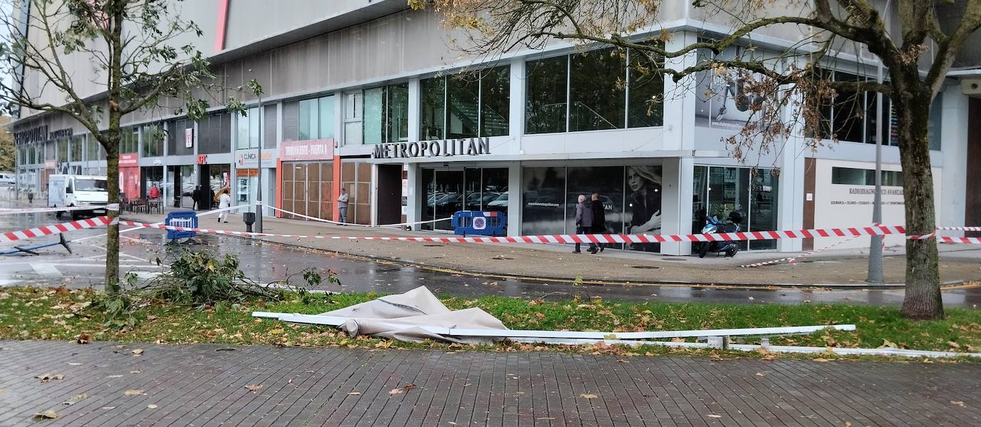 Las fuertes rachas de viento dejan destrozos por toda Asturias: las imágenes del temporal