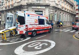 Herida una mujer al ser atropellada en la calle Munuza, Gijón