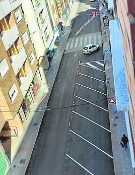 Nueva señalización viaria en la travesía de Moreda.