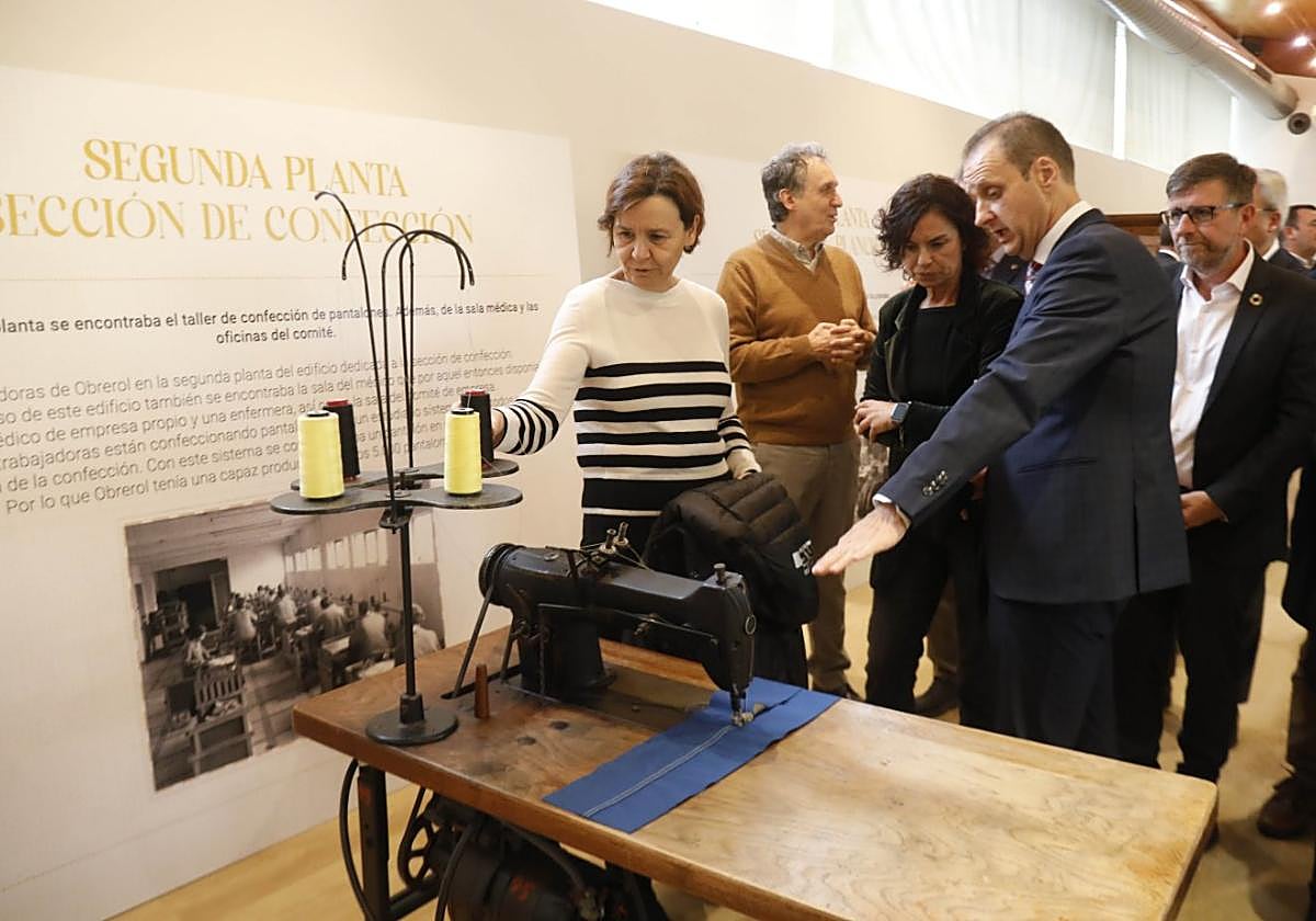 Carmen Moriyón, Juaco López, la concejala de Cultura, Montserrat López, y Amador Sierra.