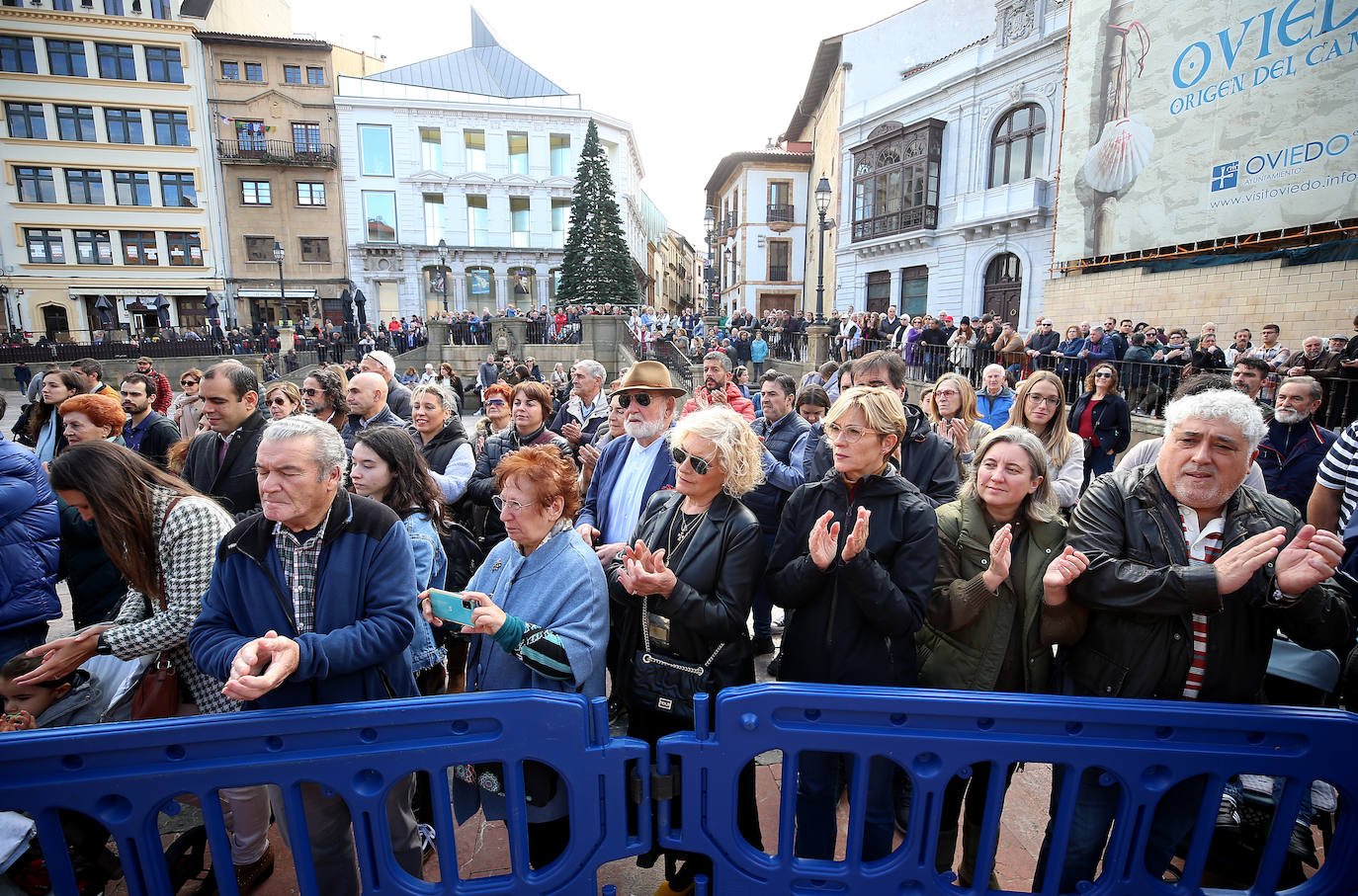 El folclore toma las calles de Oviedo