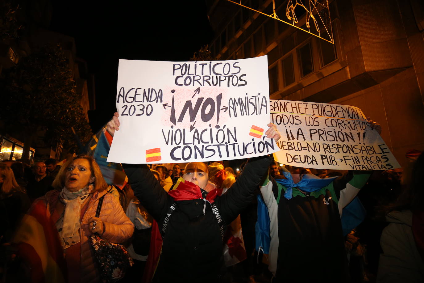 «Amnistía pa tu tía»: miles de asturianos salen a la calle como protesta
