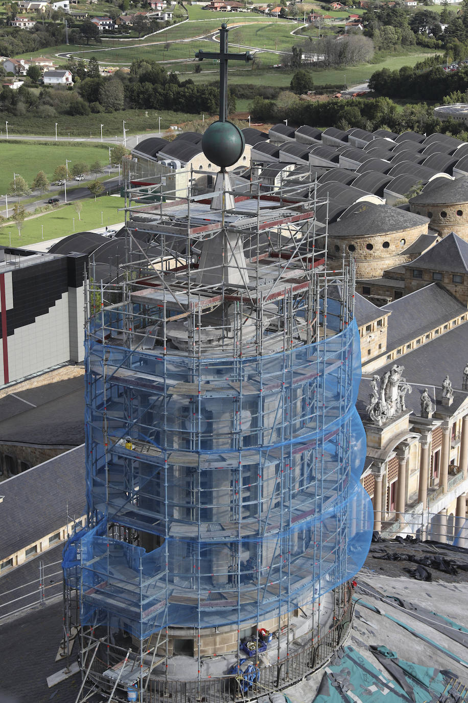 Así es la espectacular obra de la cúpula de la Laboral