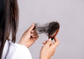 ¿Por qué se nos cae más el pelo en otoño?