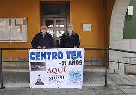 Miembros de la asociación, ayer, en Caso.