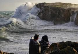 Los bufones de Pría, durante el paso de la borrasca 'Ciarán'.