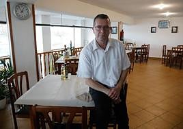 Javier Iglesias Méndez, en su local de Gijón.