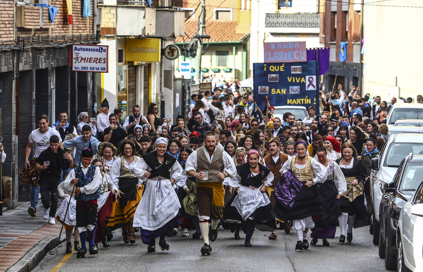 Moreda, por todo lo alto en su desfile de los Humanitarios