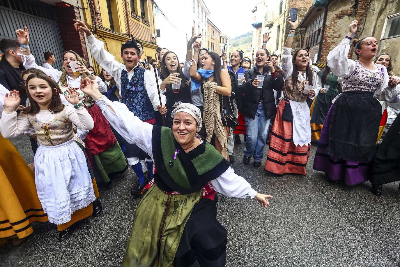 Moreda, por todo lo alto en su desfile de los Humanitarios