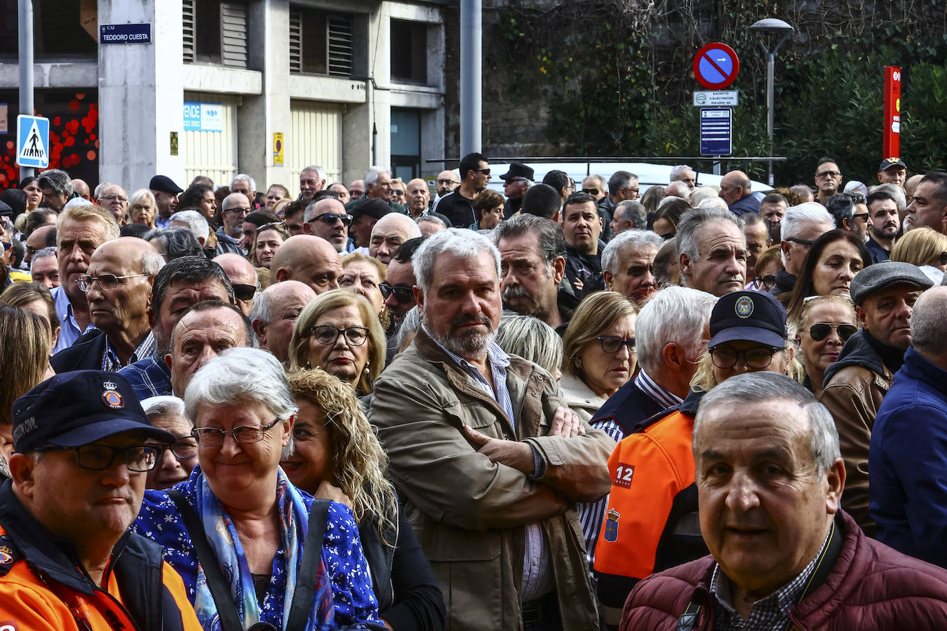 Emotivo y multitudinario adiós a Aníbal Vázquez en Mieres