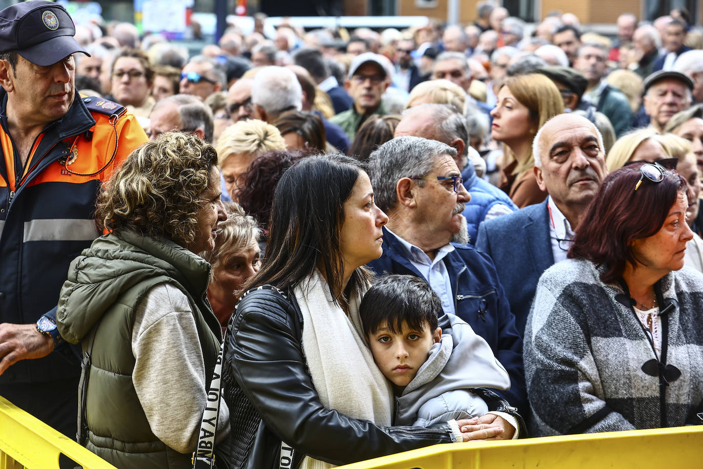 Emotivo y multitudinario adiós a Aníbal Vázquez en Mieres