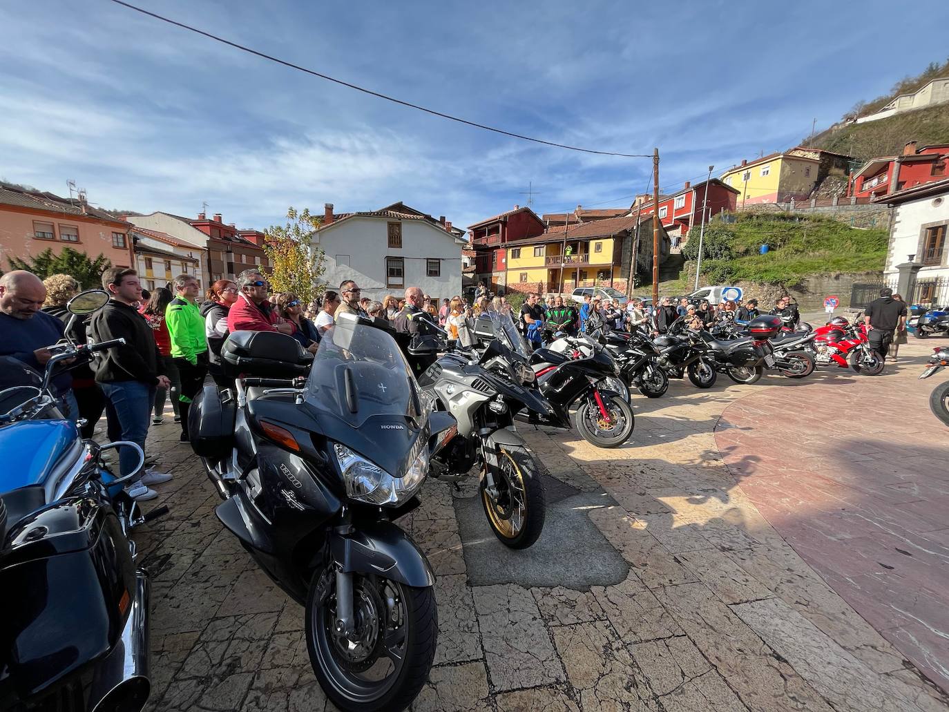 Sonoro homenaje en Cabañaquinta al joven piloto Samuel Díaz